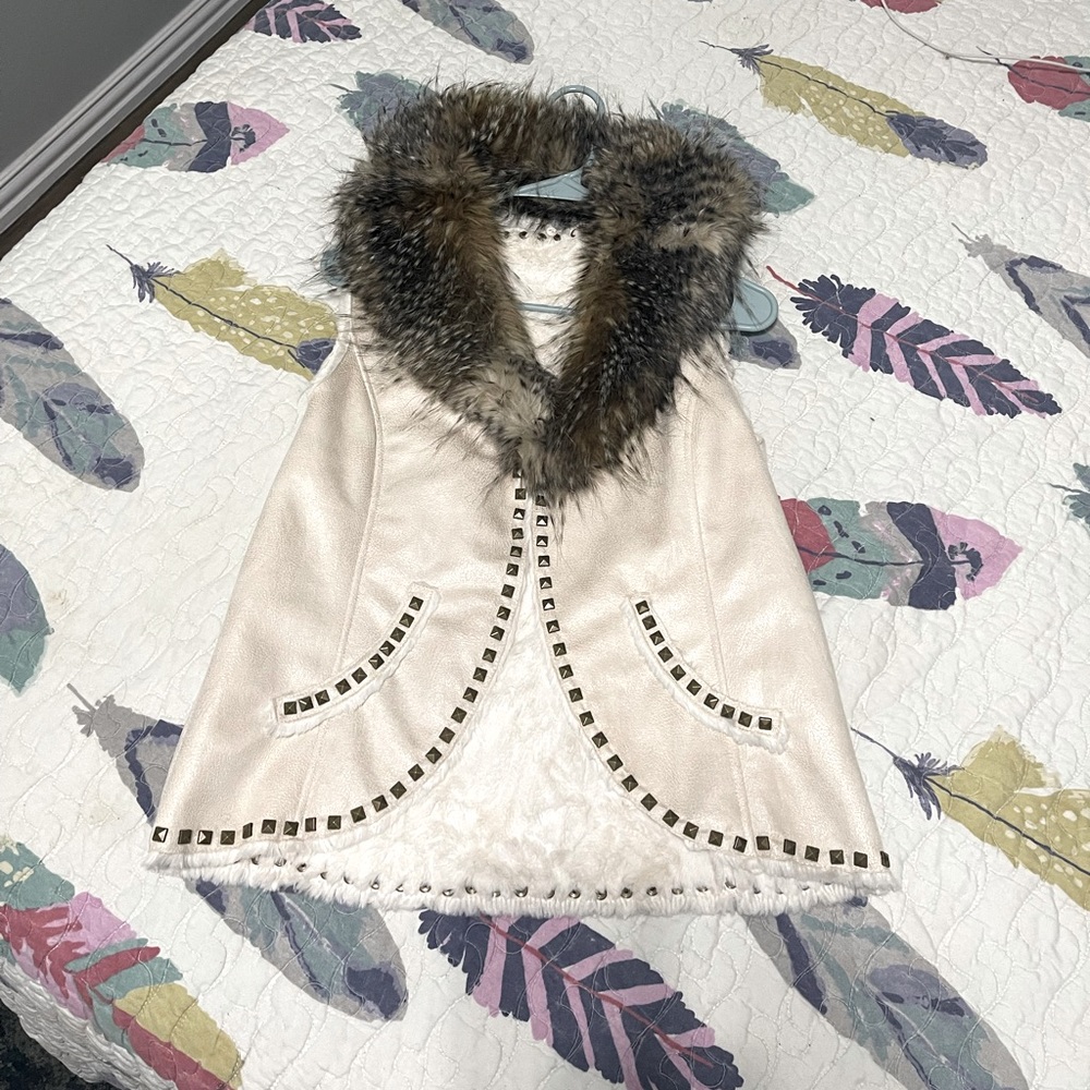 Faux Fur Neck vest with Sherpa lined inside
